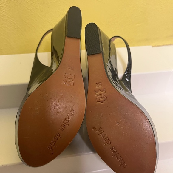 New Charles David Black Patent Open Toe Sling Back Wedge Sandal! - Picture 5 of 11